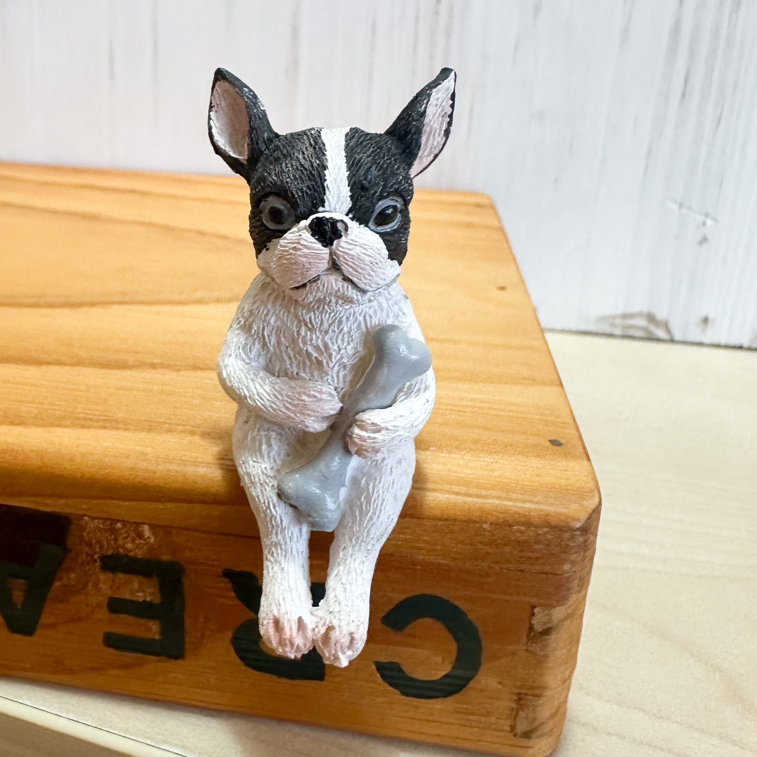 FOREST SITTING ANIMAL フレブル