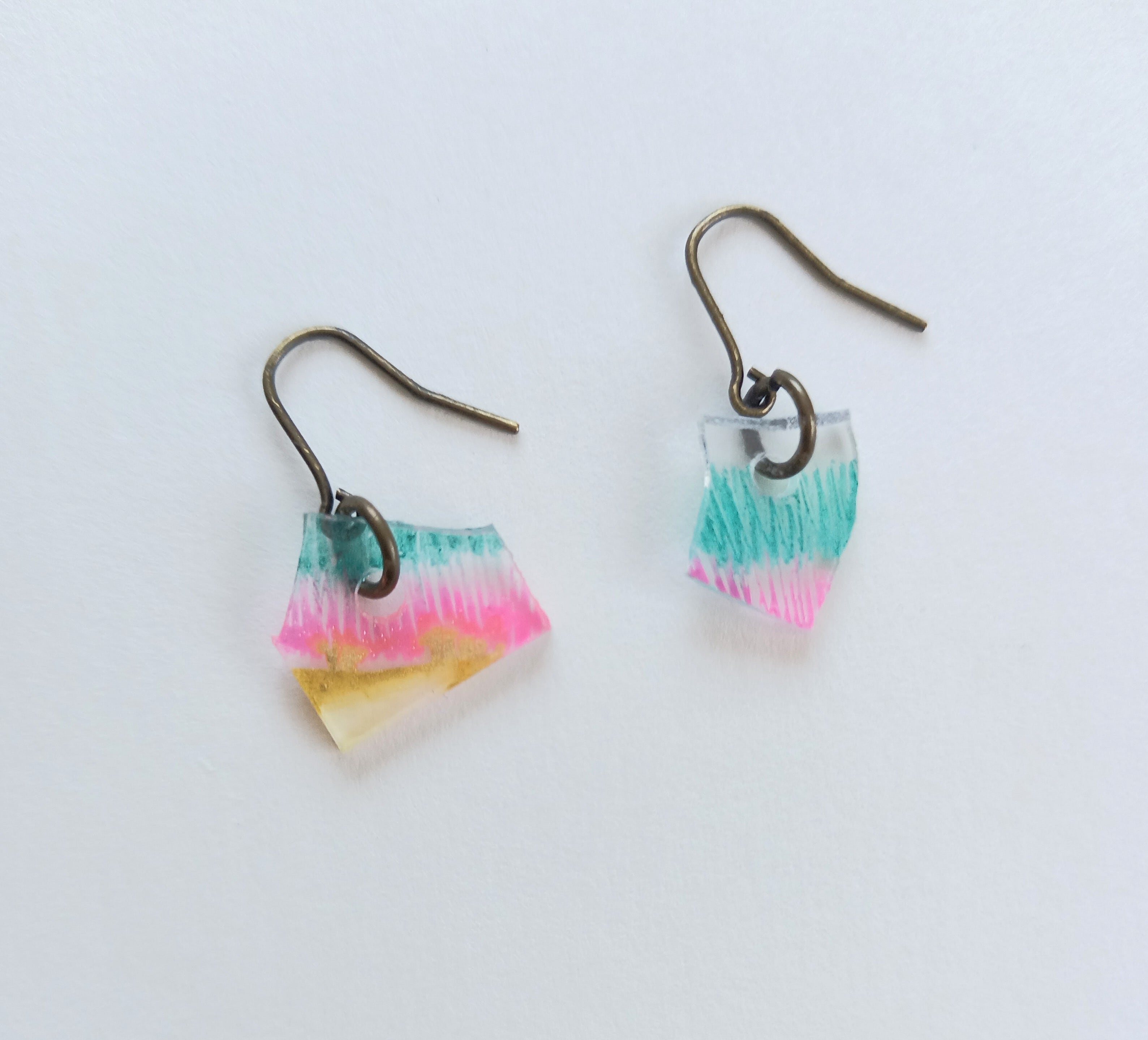 カケラ　揺れるピアス　「モヨウ」