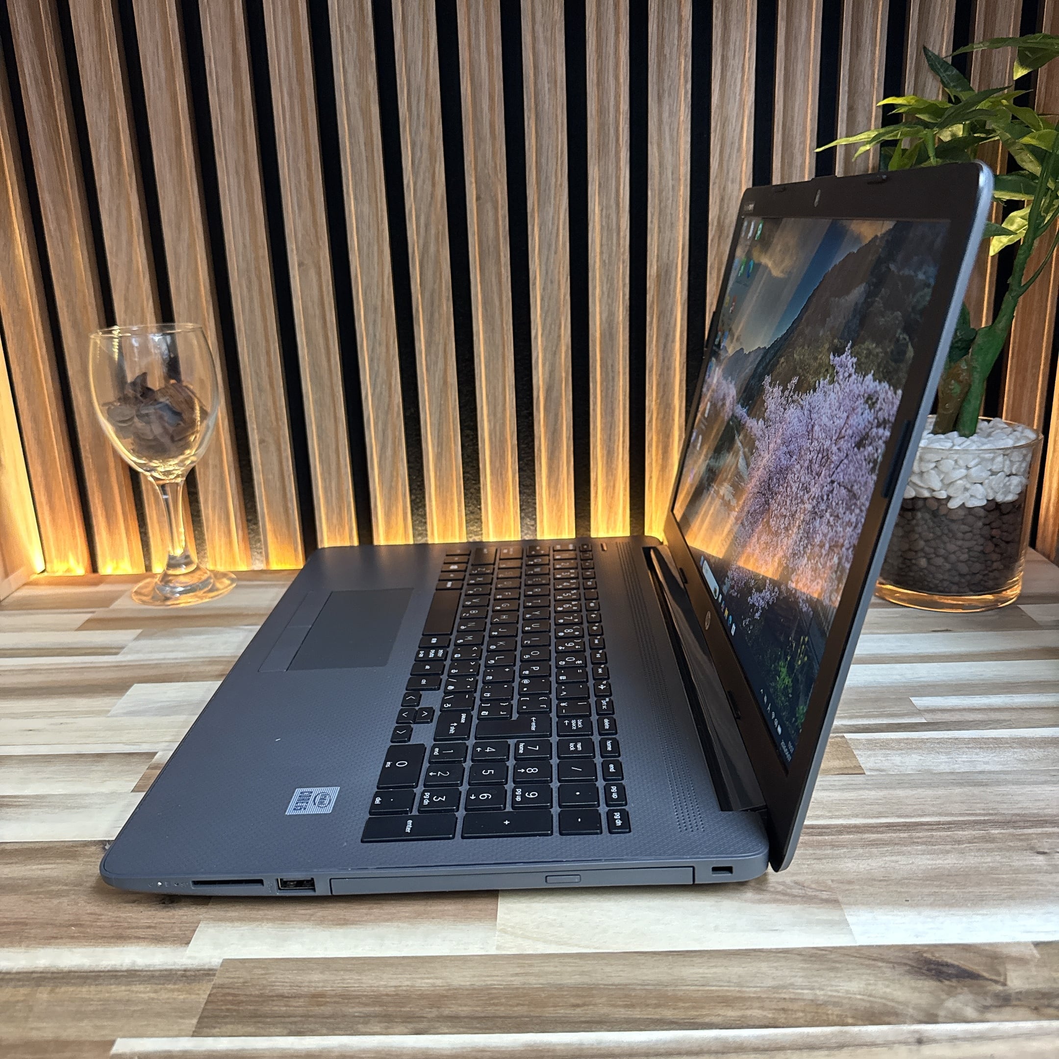 バッテリー良好』HP 250 G7 FHD i5第10世代 メモリ8GB SSD256GB 大型