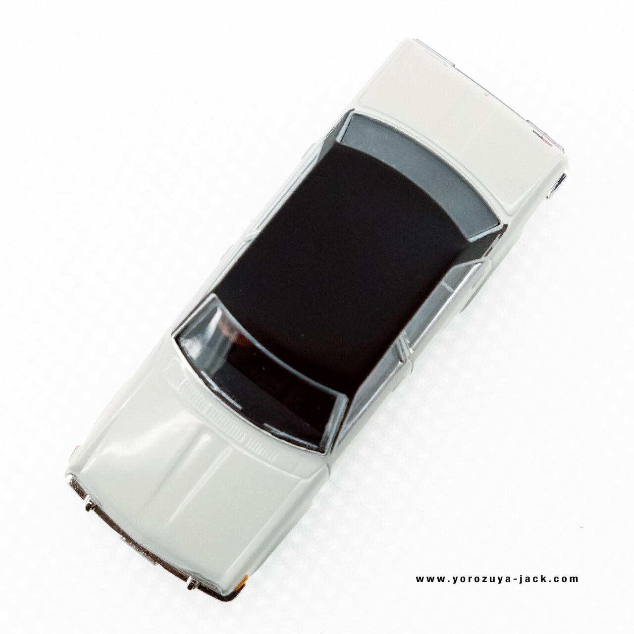 トミカリミテッドヴィンテージ LV-89b ダットサン ブルーバード 1600