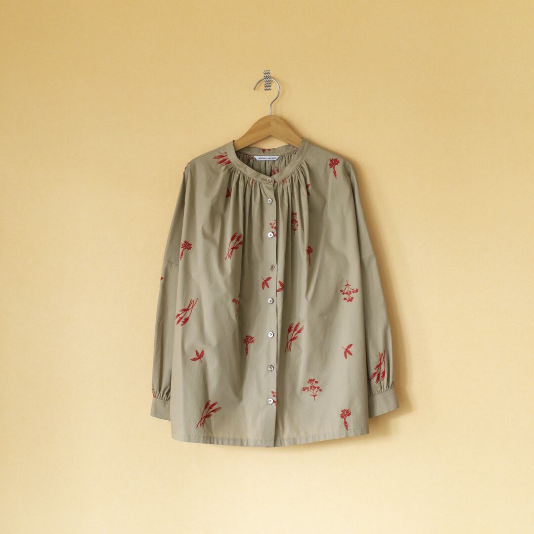 atelier naruse アトリエナルセ コットン winter plants ブラウス・ベージュ