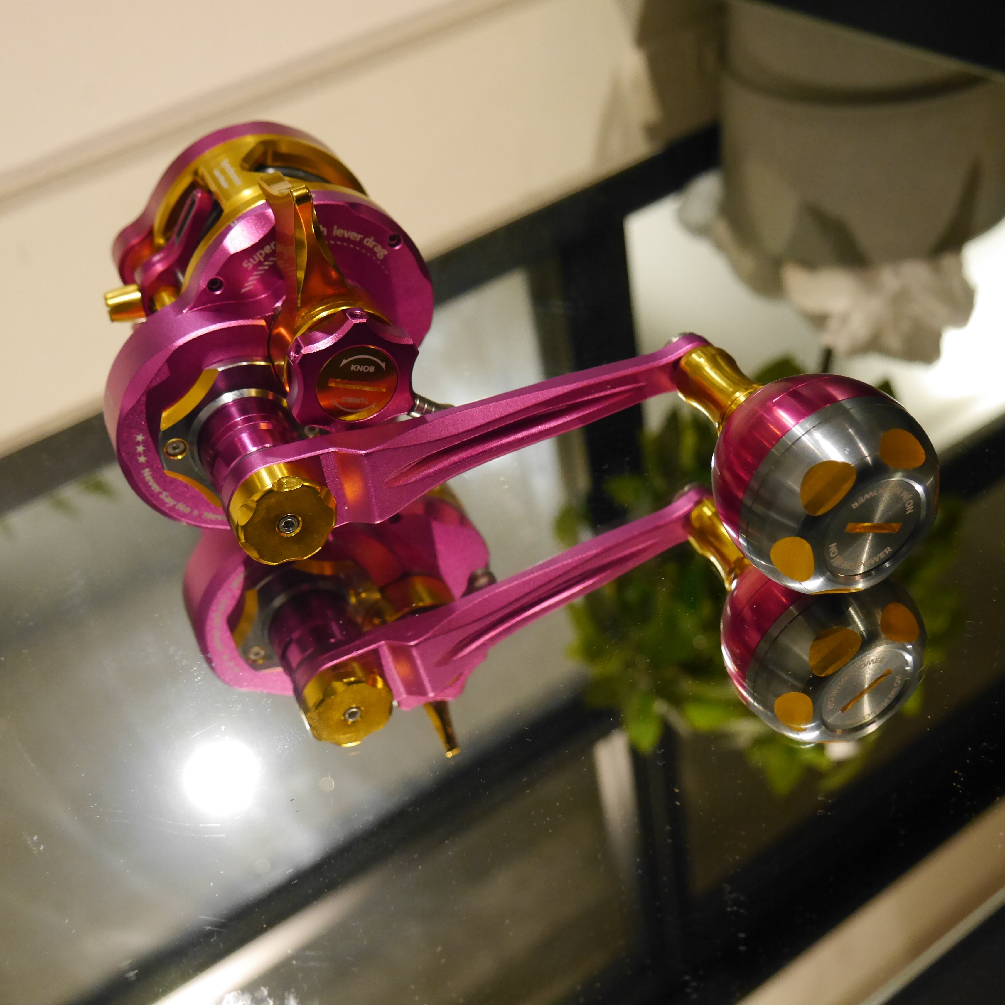 Pink/Gold/Titanium JM Gangster PE Micro Reel | RedfishBluefish手