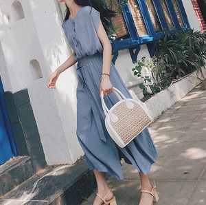 ロングワンピース レディース ワンピース ロング フレンチスリーブ Vネック フェミニン シフォンワンピース ベルト ウエストマーク ハイウエスト かわいい 大人可愛い きれいめ 上品 おしゃれ エレガント 存在感 ラブリー キュート ロマンティック 無地 春 夏 秋 ロングシーズン デート お出かけ レストラン 女子会 休日 ショッピング コンサート ライブ お花見 カフェ ランチ プチプラ 普段使い 着回し モテ 清楚 インスタ映え S M L XL 小さいサイズ 大きいサイズ ブルー 春カラー