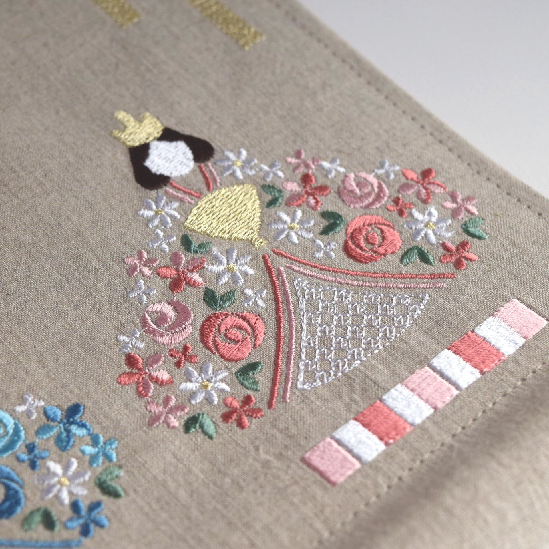 B149★豪華刺繍等袋帯17本★個人差着用あり/リメイク/バッグ/タペストリー 送料無料・名入れ可】刺繍ひな祭りタペストリー《大サイズ》桃の節句