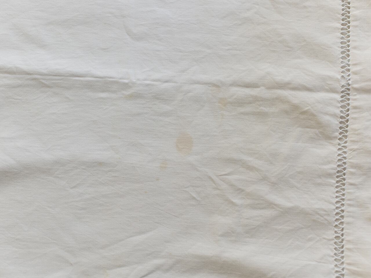 白地にイニシャルが入った裾模様が可愛いリネンシーツ *フレンチアンティーク