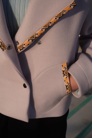 ウクライナ産カシミヤ100% 手刺繍ジャケットコート（白）