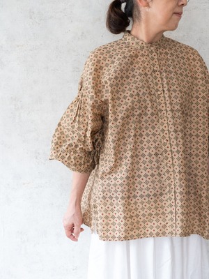 [maison de soil] コットンボイル花柄プリントバンドカラーシャツ