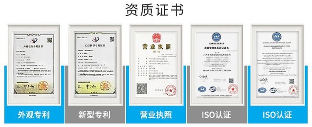 レトロデザインの大容量化粧ポーチ