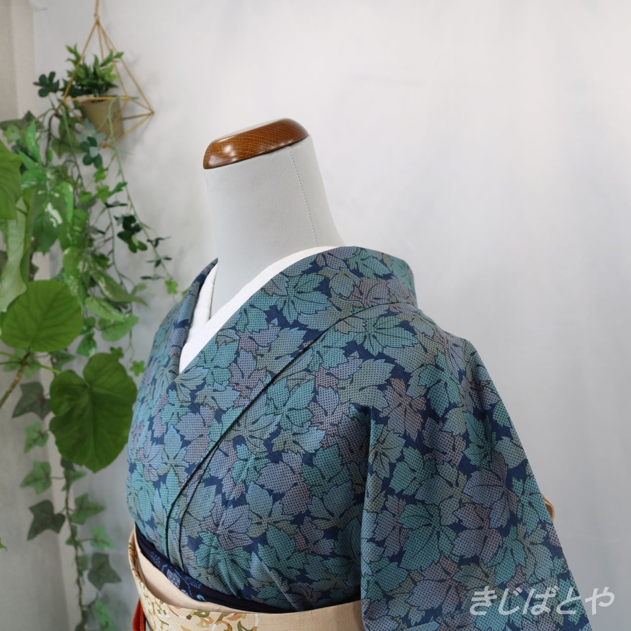 結城紬 濃紺に蔦の葉の総柄 単衣 | きじばとや