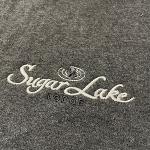 【JAMERICA】ハーフジップ スウェット トレーナー ホテル Sugar Lake Lodge 刺繍ロゴ ワンポイントロゴ XL US古着