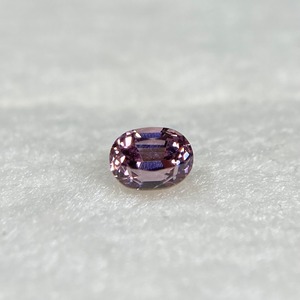 スピネル オーバルカット 約3.9*2.9*2.7mm r-0297