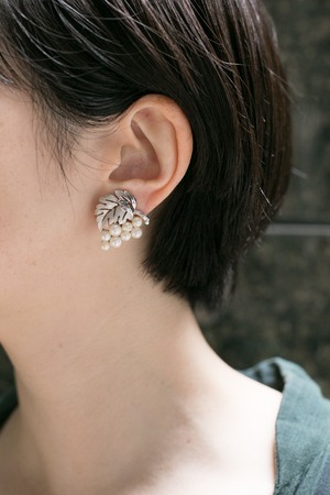 【Run Rabbit Run Vintage 】Trifari grapes earring