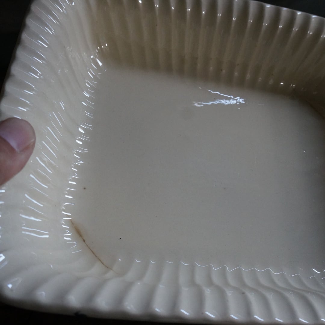 古いベルギーの陶器皿