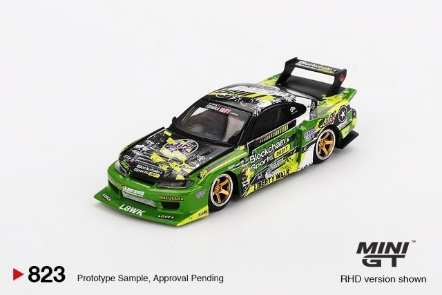 MINI GT / TSM ミニGT 　　　Nissan シルビア（S15）LB-Super Silhouette #555 V2 2024 Formula Drift Japan（右ハンドル）　　　MGT00823-R
