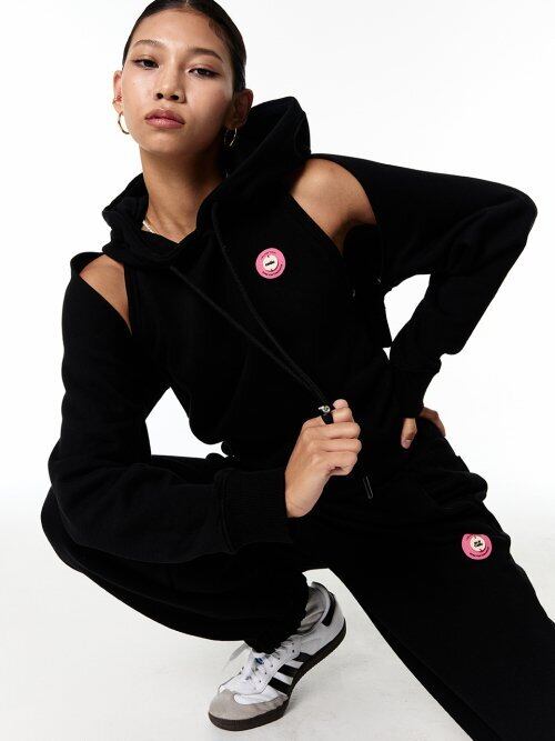 ☆LE SSERAFIM チェウォン着用☆ WIDE JOGGER PANTS BLACK | もごつ