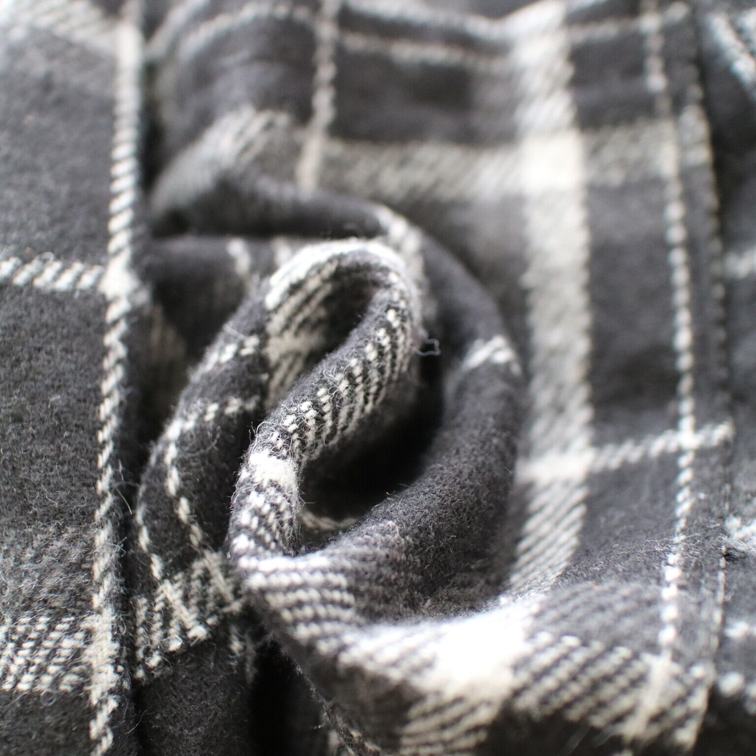 モノトーン起毛チェックシャツパーカー | YUBERRA