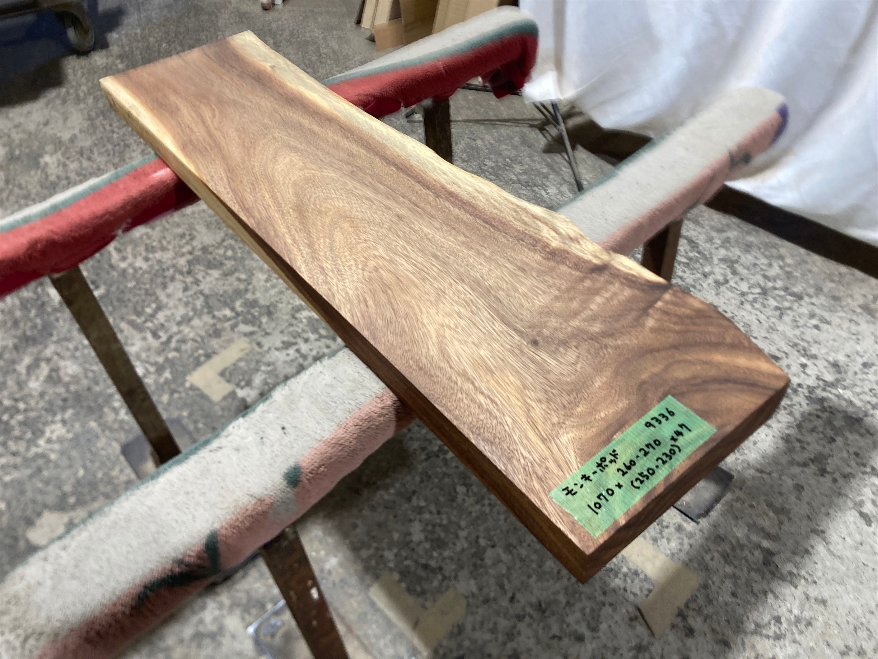 ローテーブル | 銘木無垢材一枚板の来宝綜合銘木工業株式会社