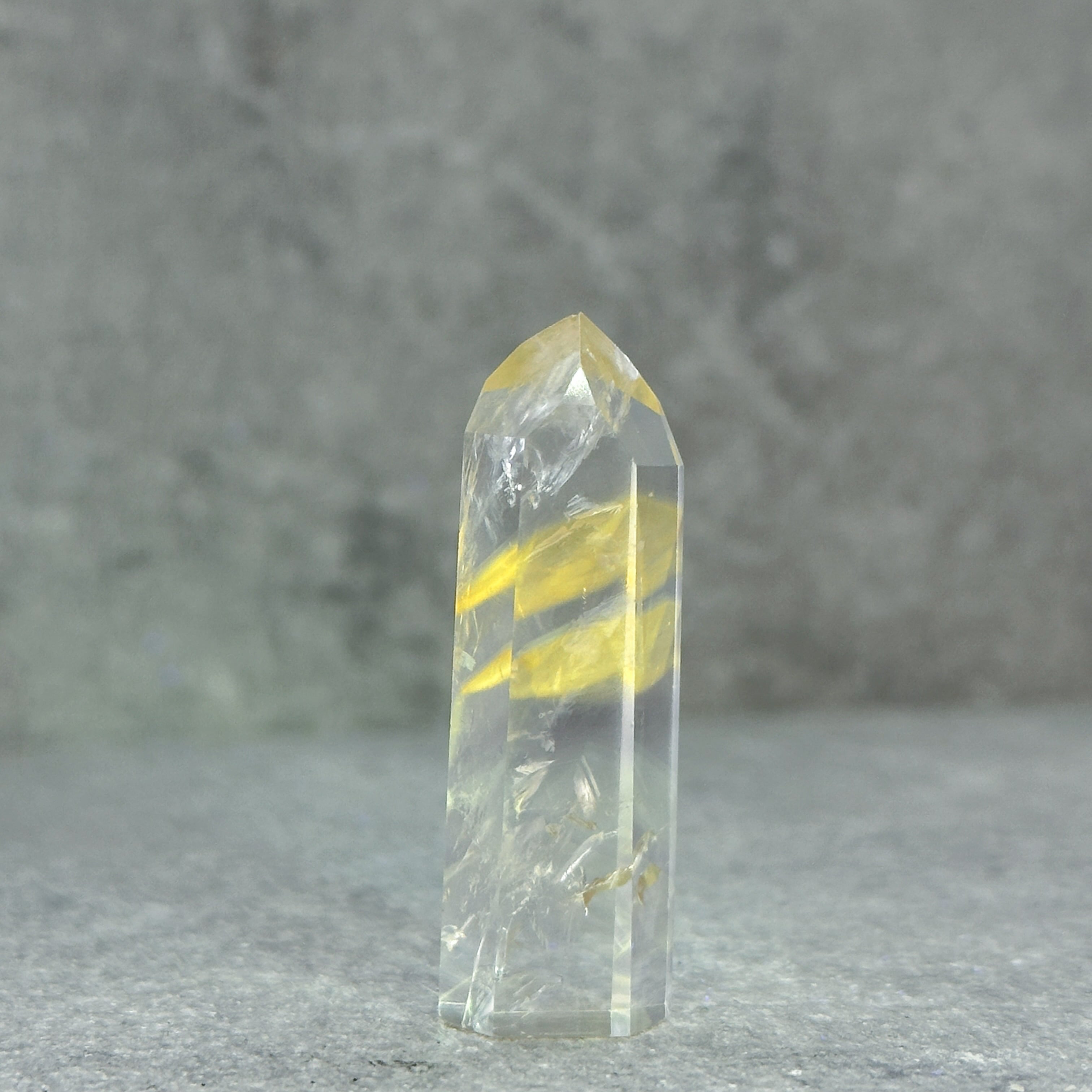 ハイグレード　UV蛍光　ラグジュアリー　アメジスト　タワー　置物 ハイグレード UV蛍光 ラグジュアリー アメジスト タワー 置物