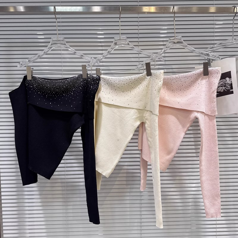 【tops】ラインストーン付きワンショルダーニットトップス Q8107