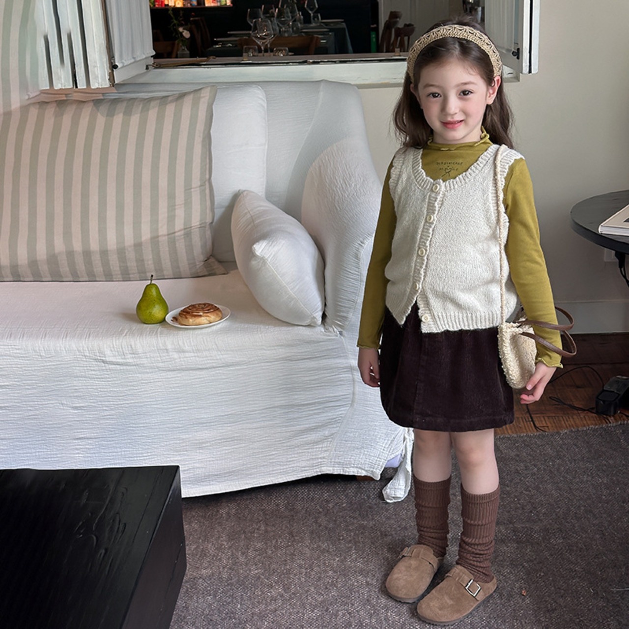 秋編みレースニットベスト