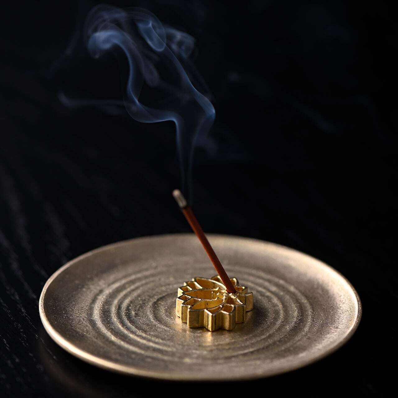 蓮華をモチーフにした香立てと香皿のセット》香立て蓮華｜銀雅堂 | a