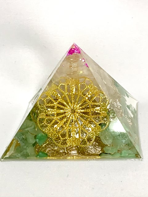 オルゴナイト　21　ピラミッド 4.8cm　アベンチュリン　オレガノ　グリーン