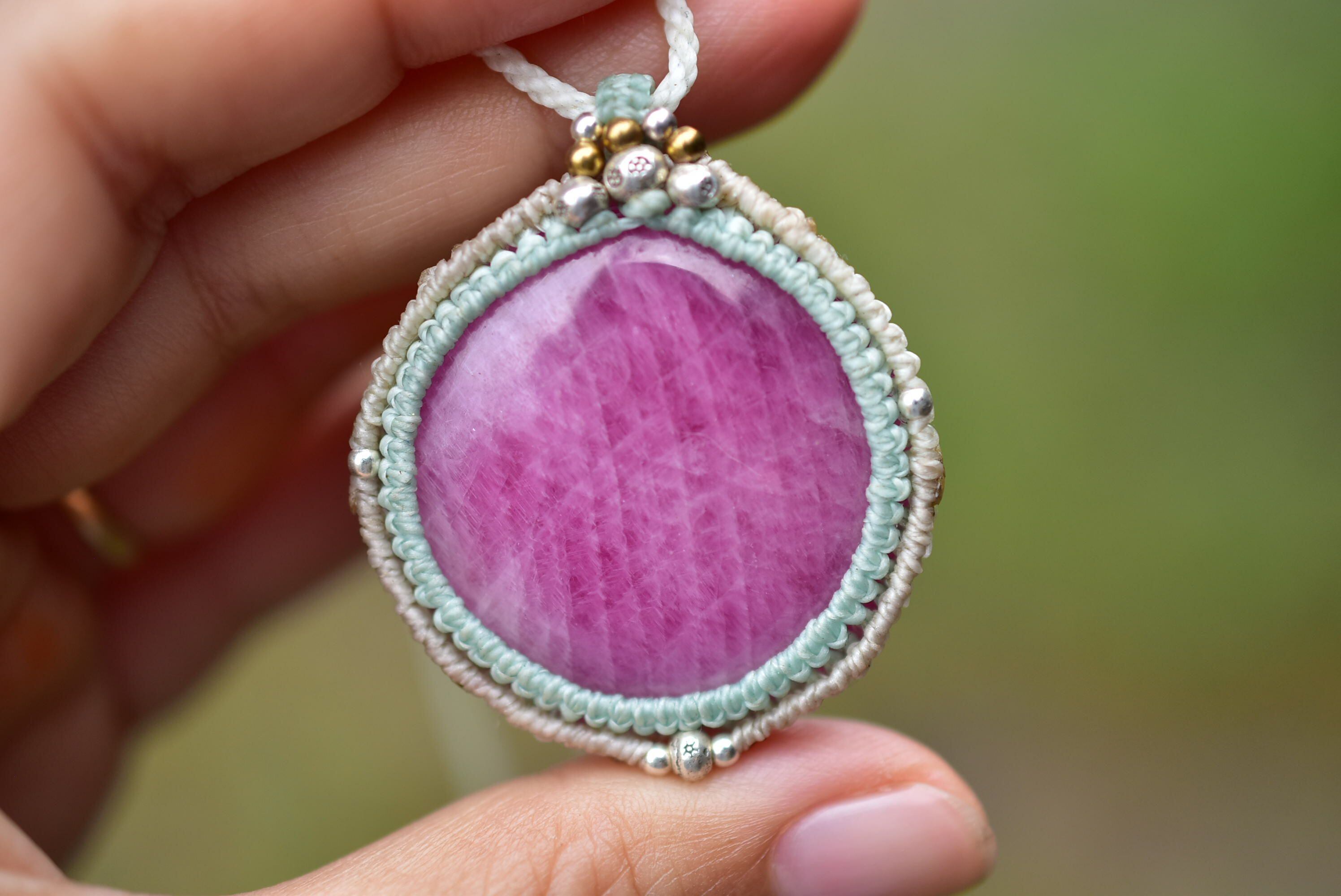 キラキラ光る☆艶やか☆ルビー マクラメペンダントruby048 | Funky