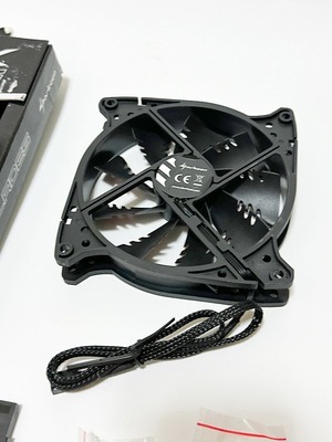 Sharkoon シャークーン SharkBlades Red SHA-SHBLADES-RD セカンドファン 12cm角 パソコン 冷却 クーラー パーツ 廃盤