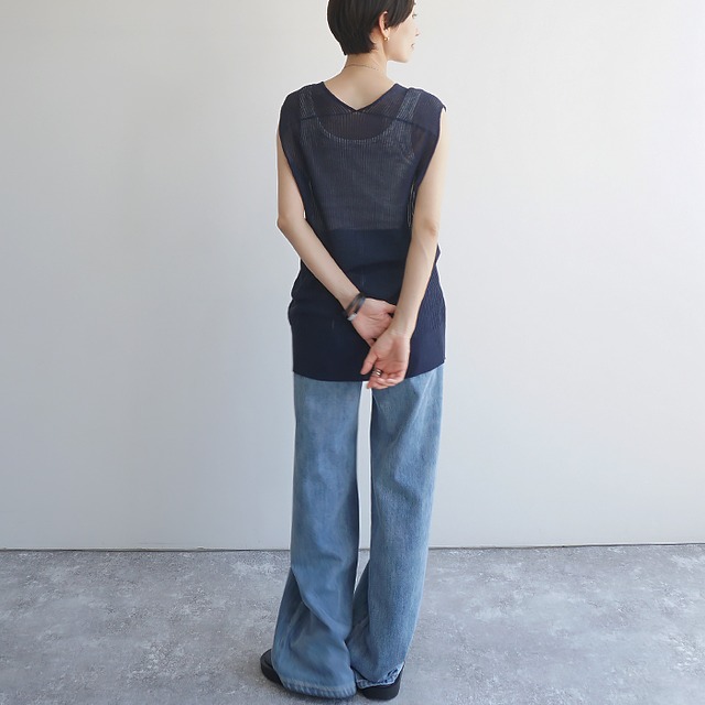 Vネック透かしベスト