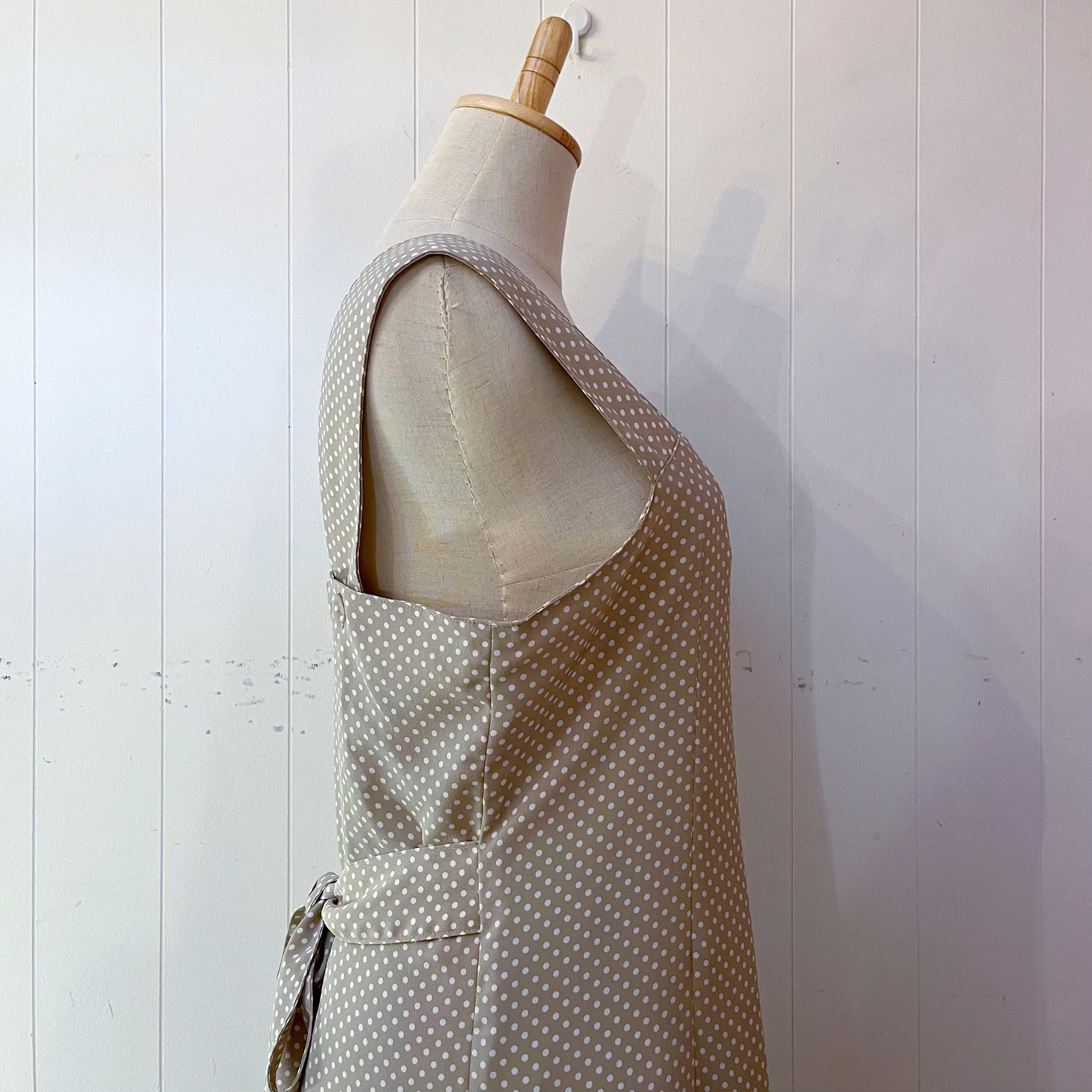 beige dot waist ribbon jumper skirt