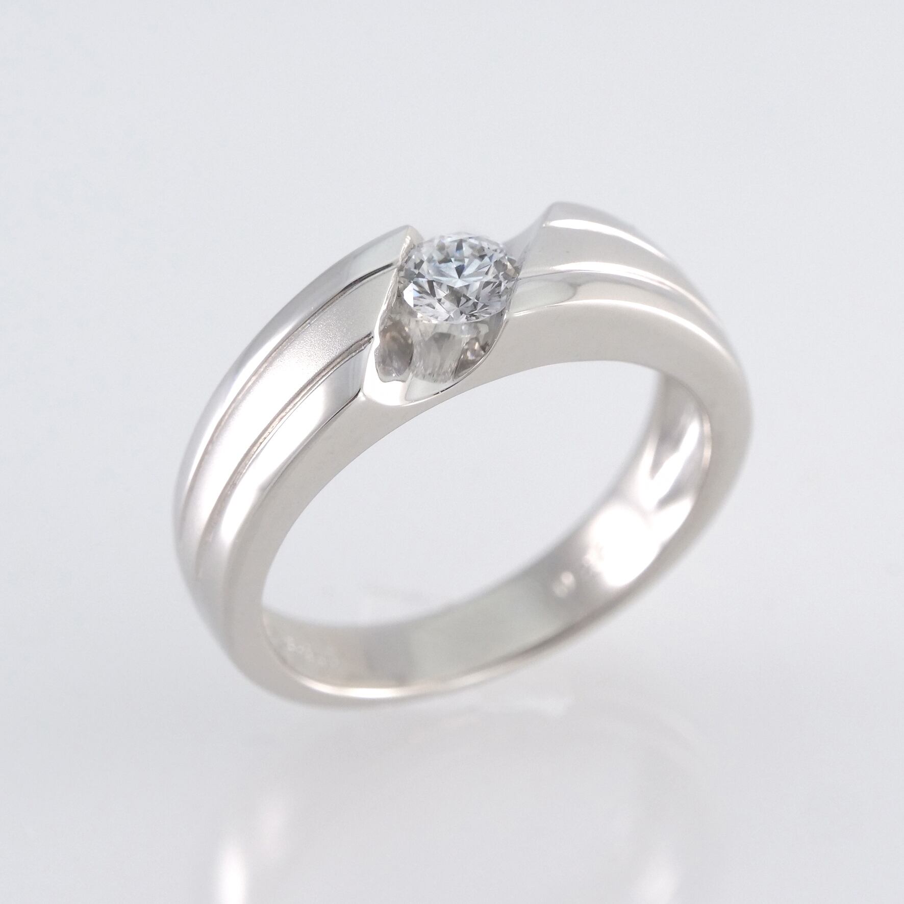 【エンゲージリング プラチナリング】Pt900 天然ダイヤモンド 【中石0.260ct】婚約指輪 プロポーズリング【サイズ直し無料】
