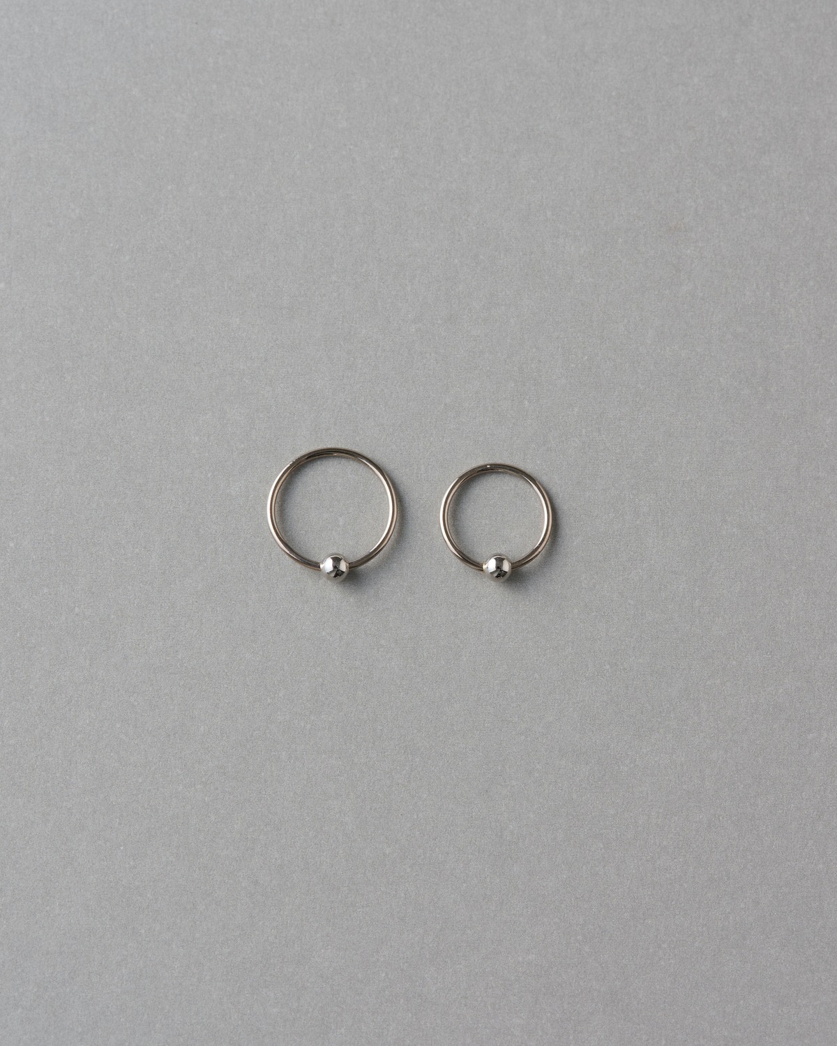 極細フープピアス hoop earring K18WhiteGold LJ22017P | LANIE