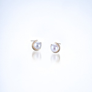 【優しさを携えて 】
K18パールピアス