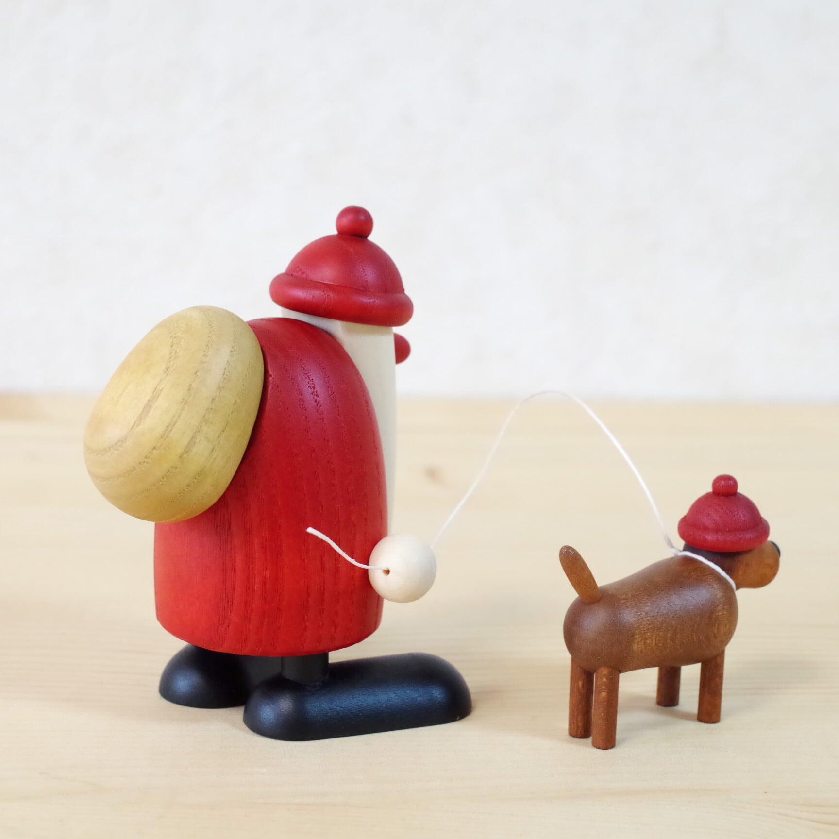 ケーラー サンタとダックスフント | 木のおもちゃ専門店 おもちゃ箱