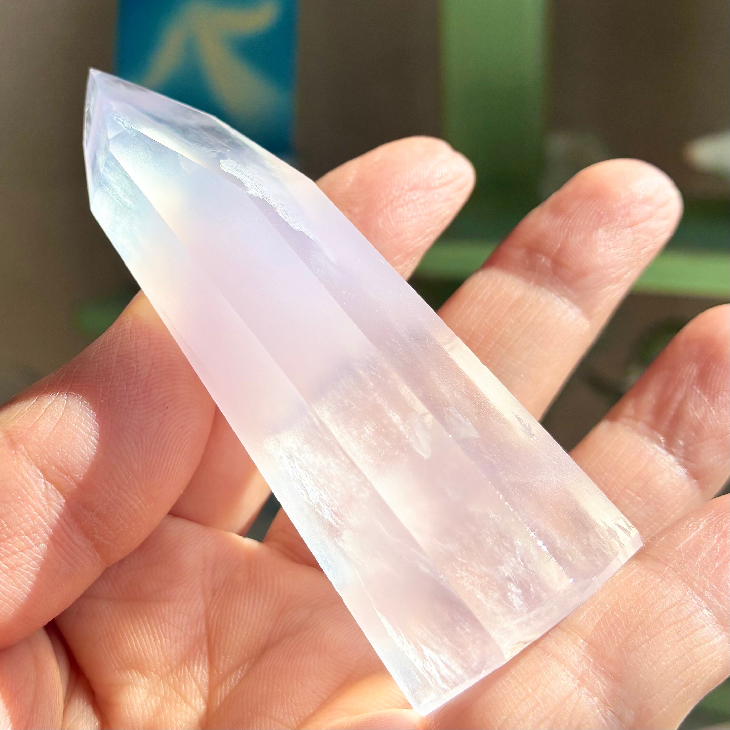 美しのイットリウムフローライト タワー | Crystal Lilly - pure