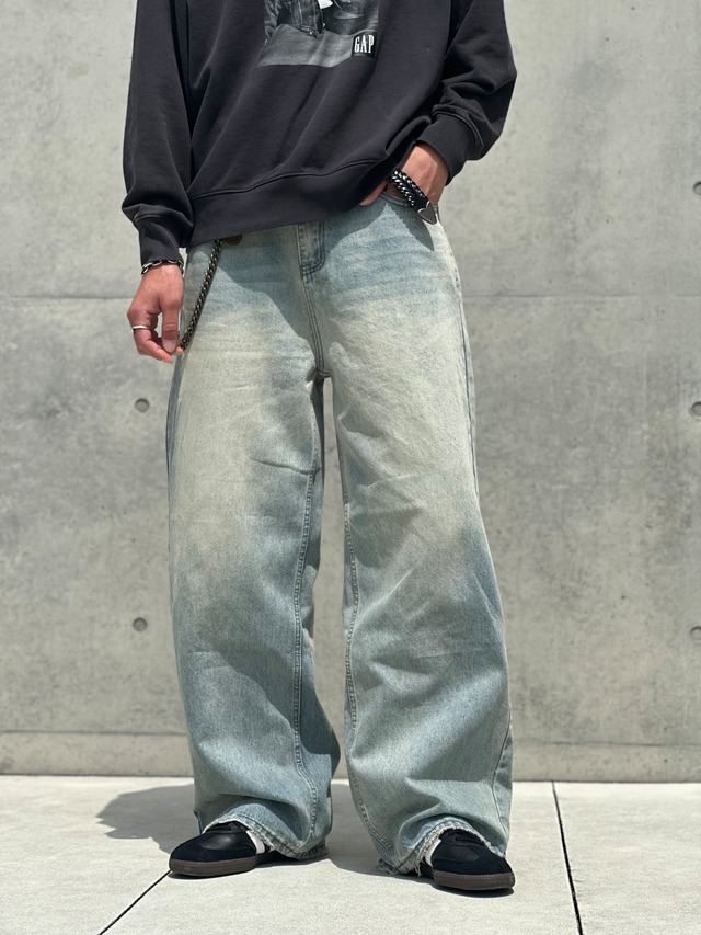 【週間ランキング5位】Fade Wide Straight Denim