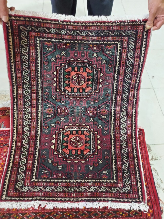 絨毯クエスト48【No.43】 ※現在、こちらの商品はイランに置いてあります。ご希望の方は先ずは在庫のご確認をお願いします。