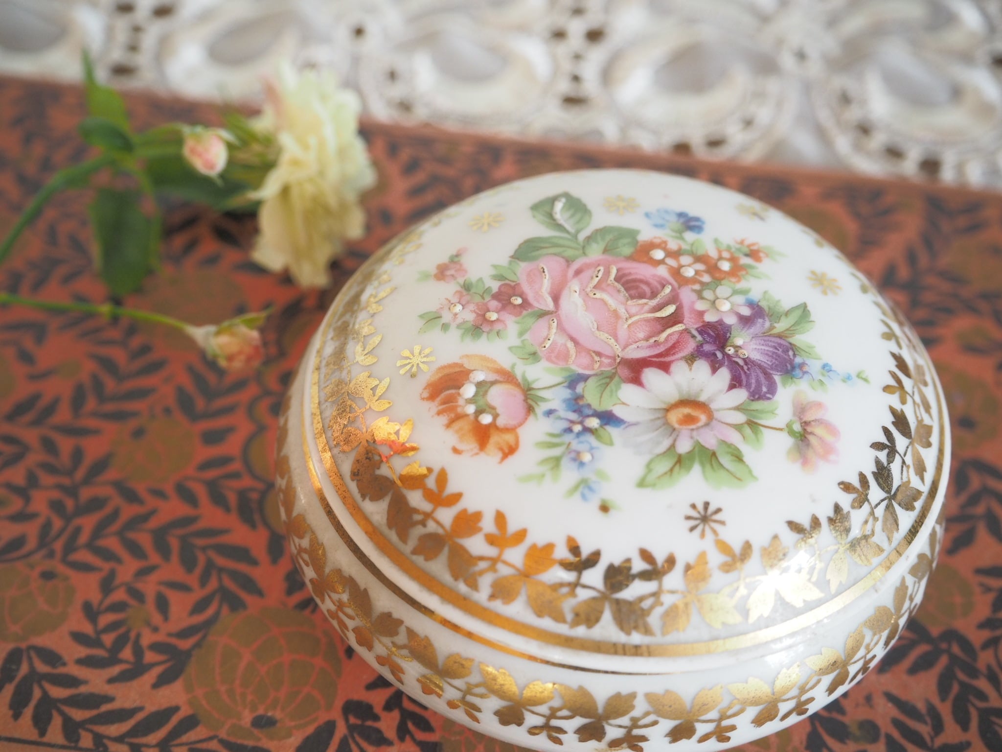 PORCELAINE de Limoges アンティークリモージュ 花柄キャンディ