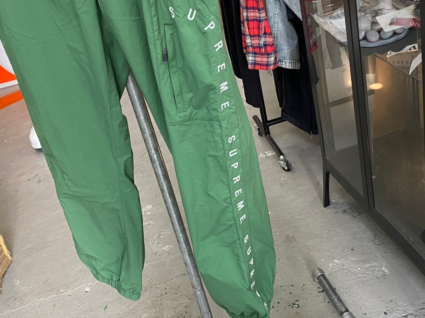 supreme curve logos tipstop pantトラックジャケット