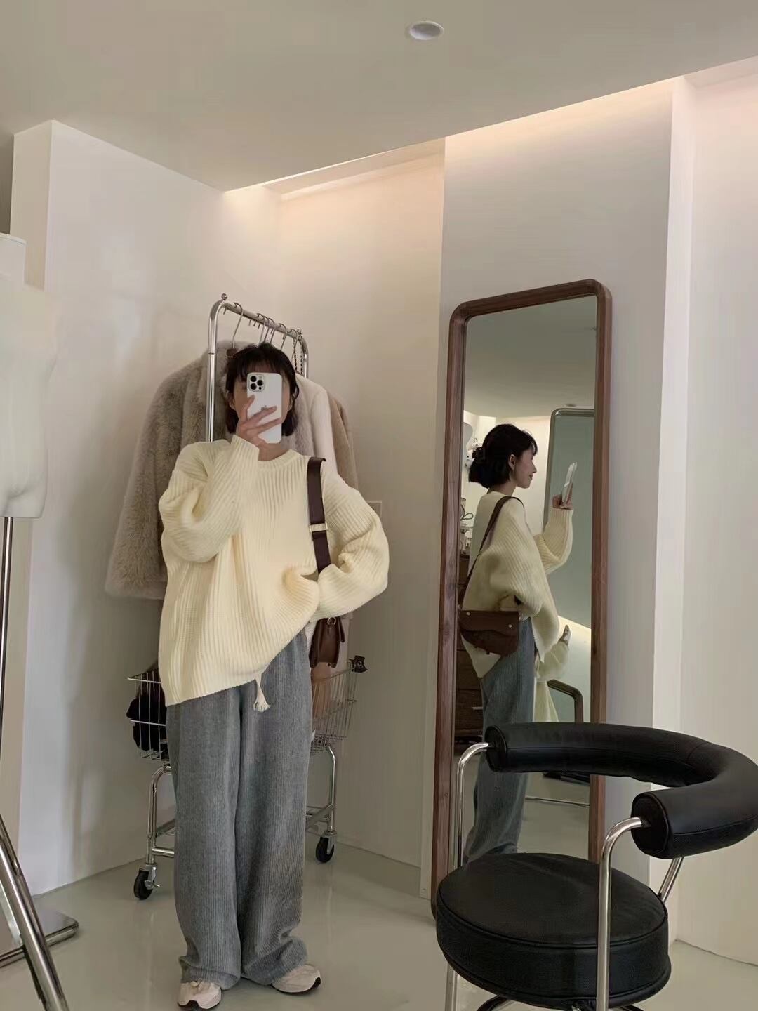 クルーネックカラーニット　AJ2205-513