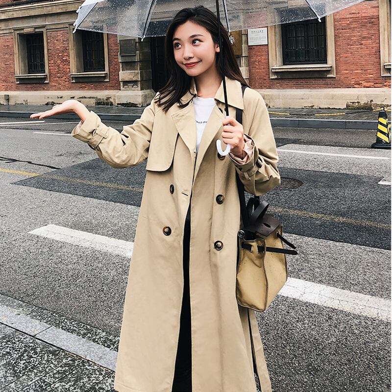 トレンチコート 無地 ロング丈 ゆったり 大人可愛い カジュアル フェミニン こなれ感 春 お出かけ 通勤 デート 女子会 ウエストマーク 街角のカフェテラス