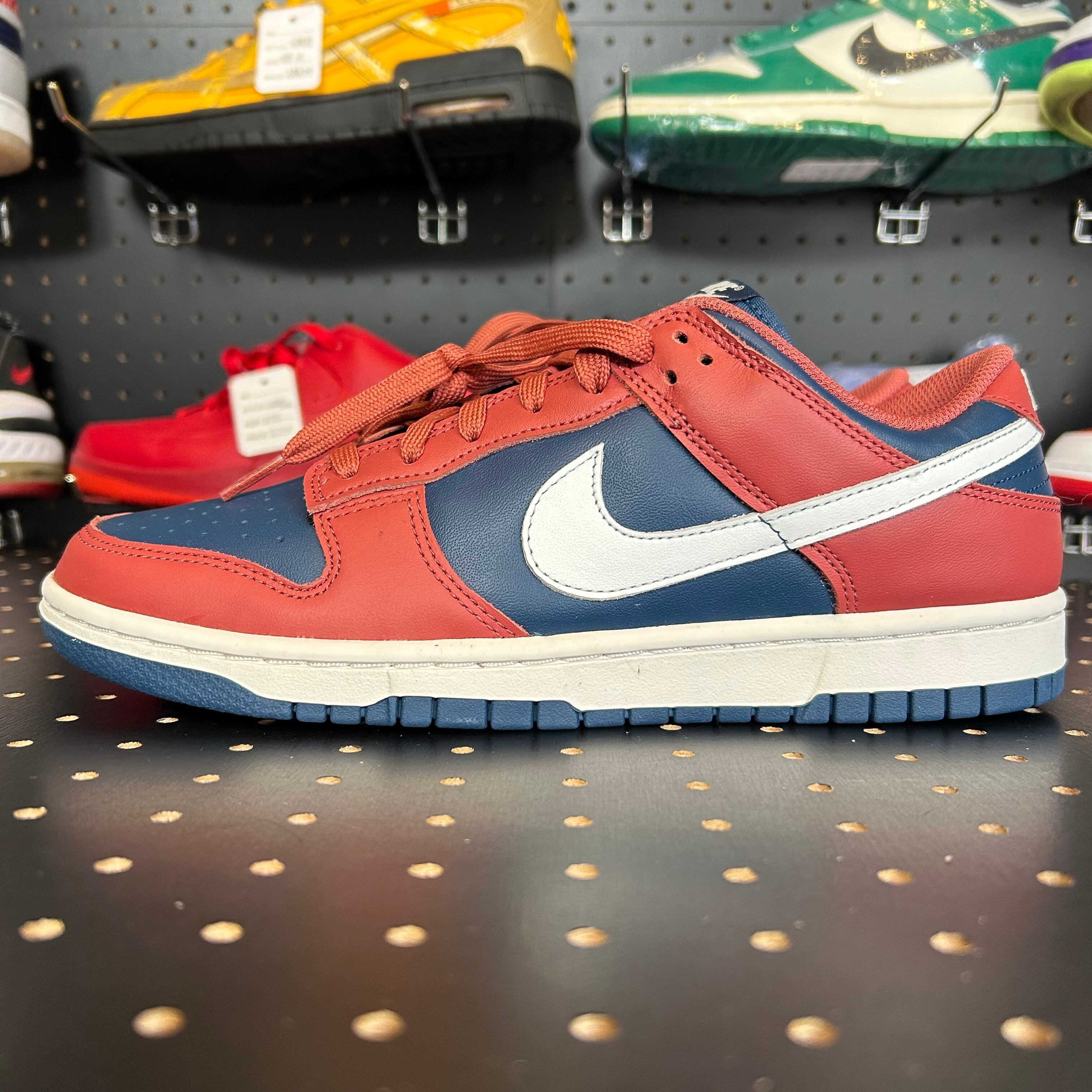 Nike WMNS Dunk Low 