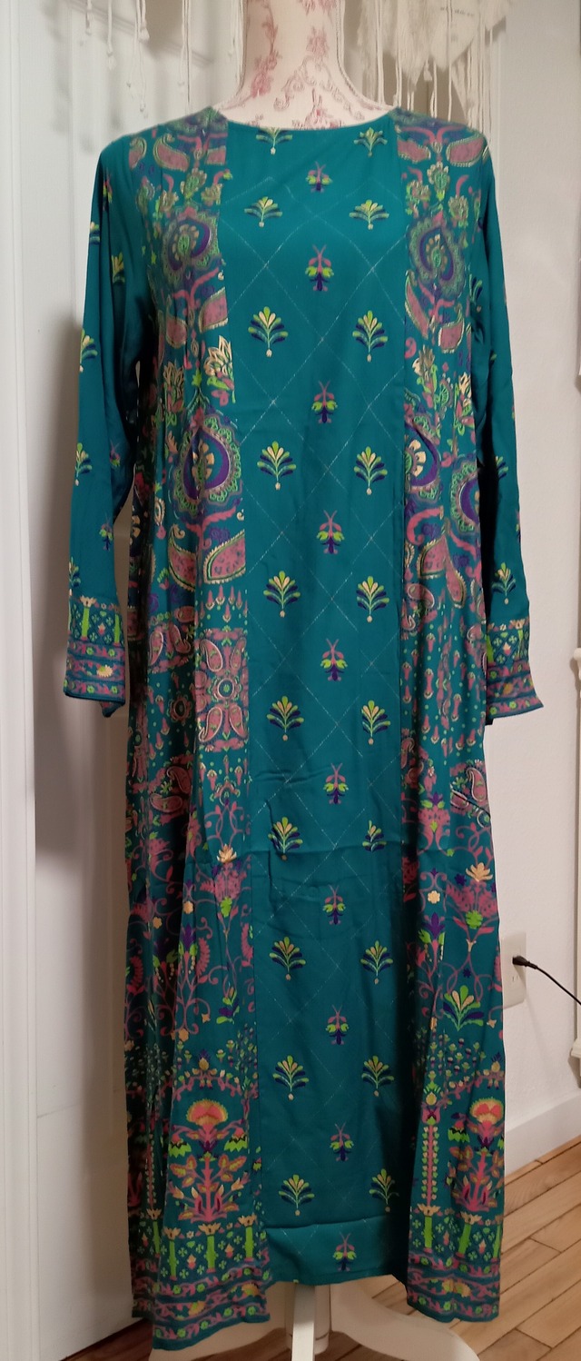 ワンピース（気持ちを明るくして、運気を上向きに）