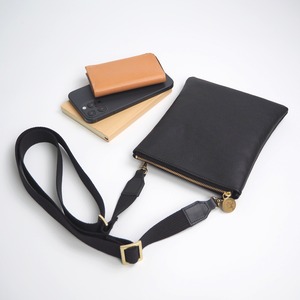Zipper Pochette (Black) Genuine Leather Smartphone Mini Shoulder Bag
