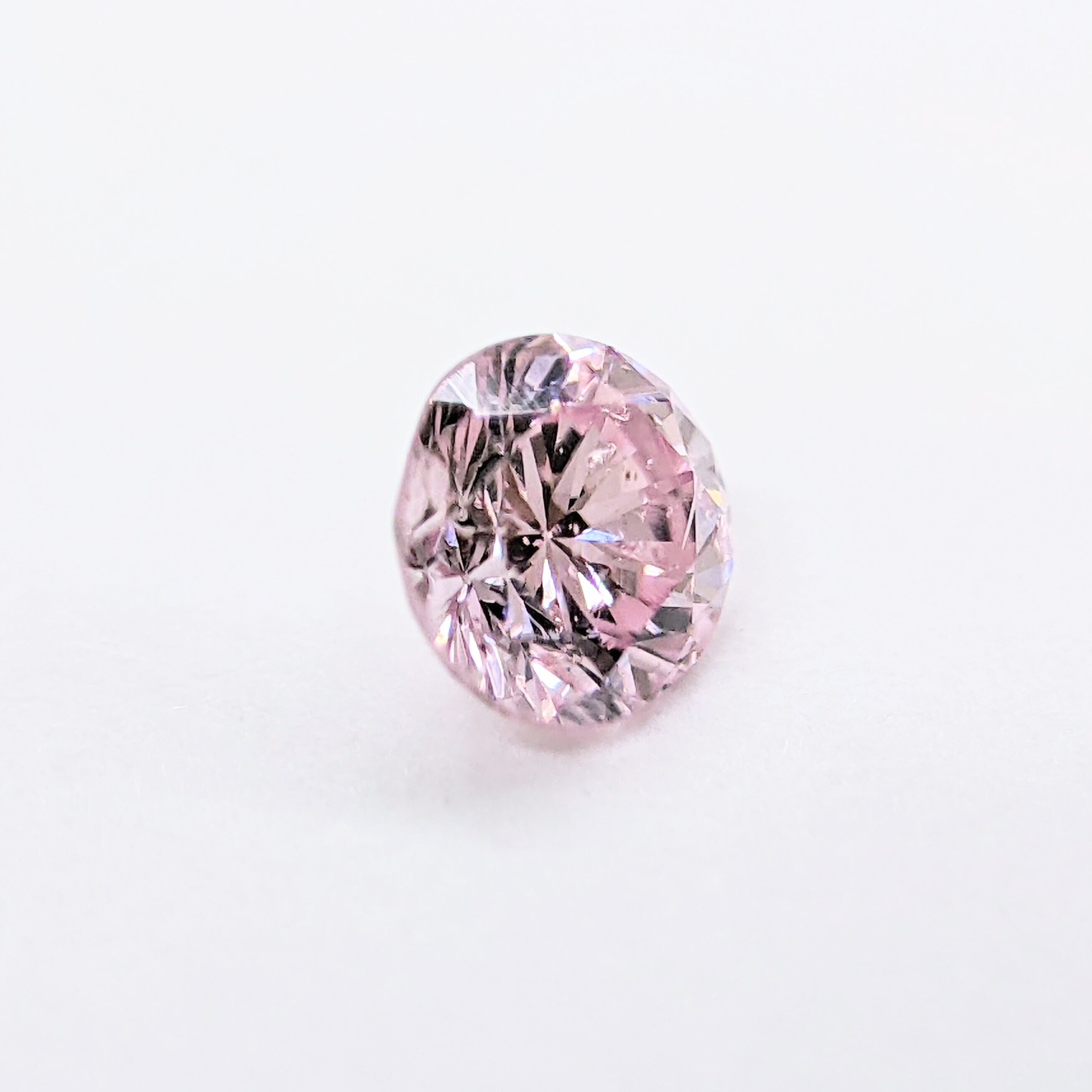 ダイヤモンド 0.064ct 2.4mm 天然ピンク | GOODSTONE