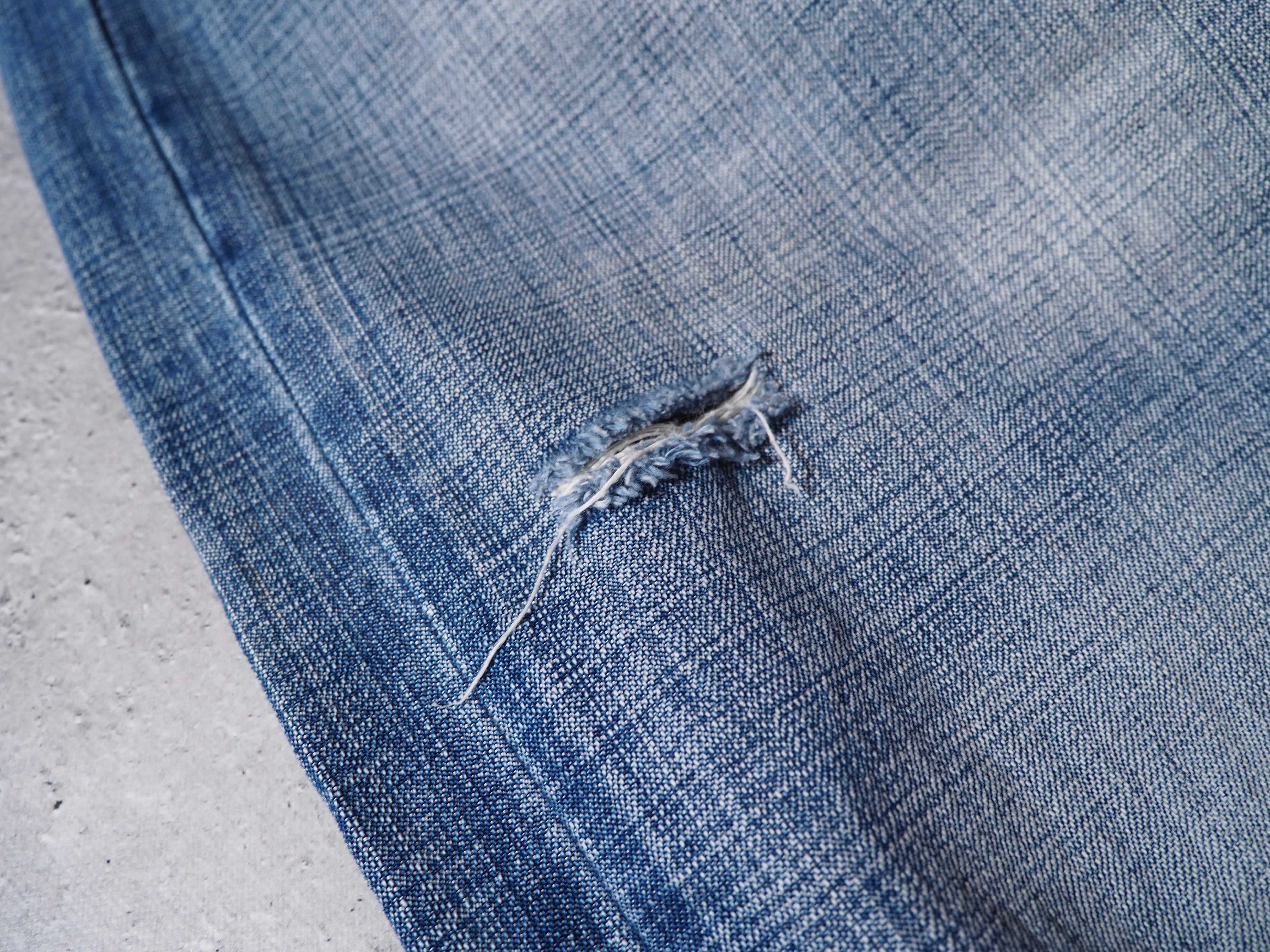 2000s ” Sabisabi deluxe ” green stitch embbossed damage wide denim pants