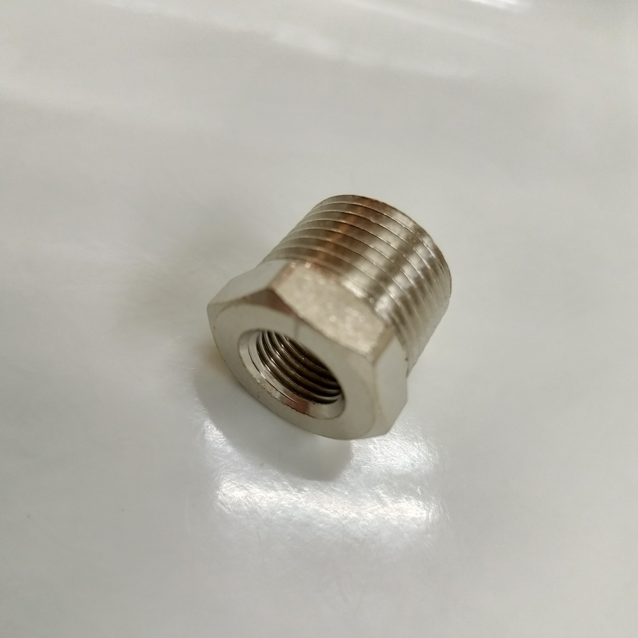 アダプター ● レデューサー 異径接続 3/8"M x 1/8"F