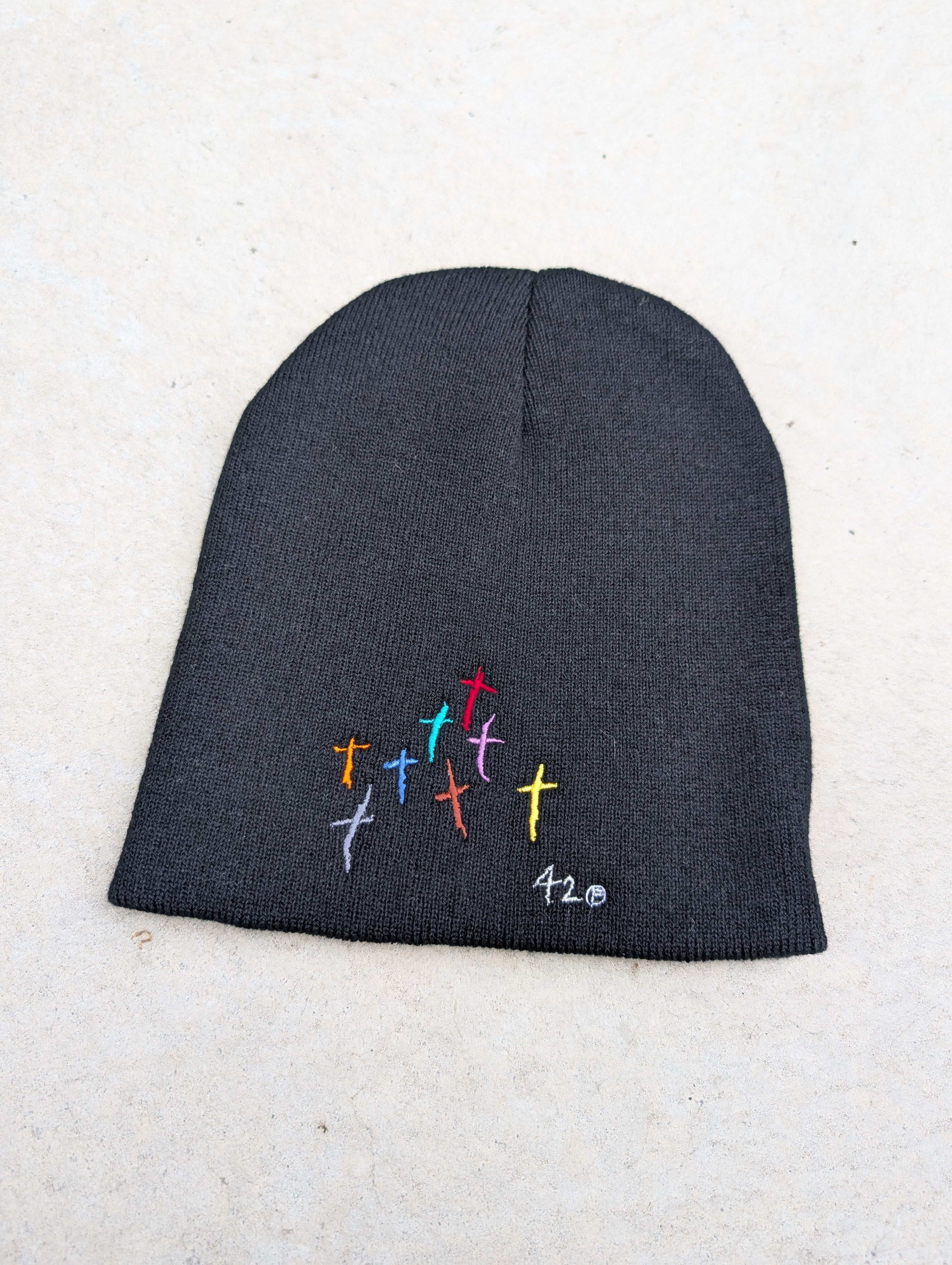 "深緑" CROSS embroidery beanie / BLACK