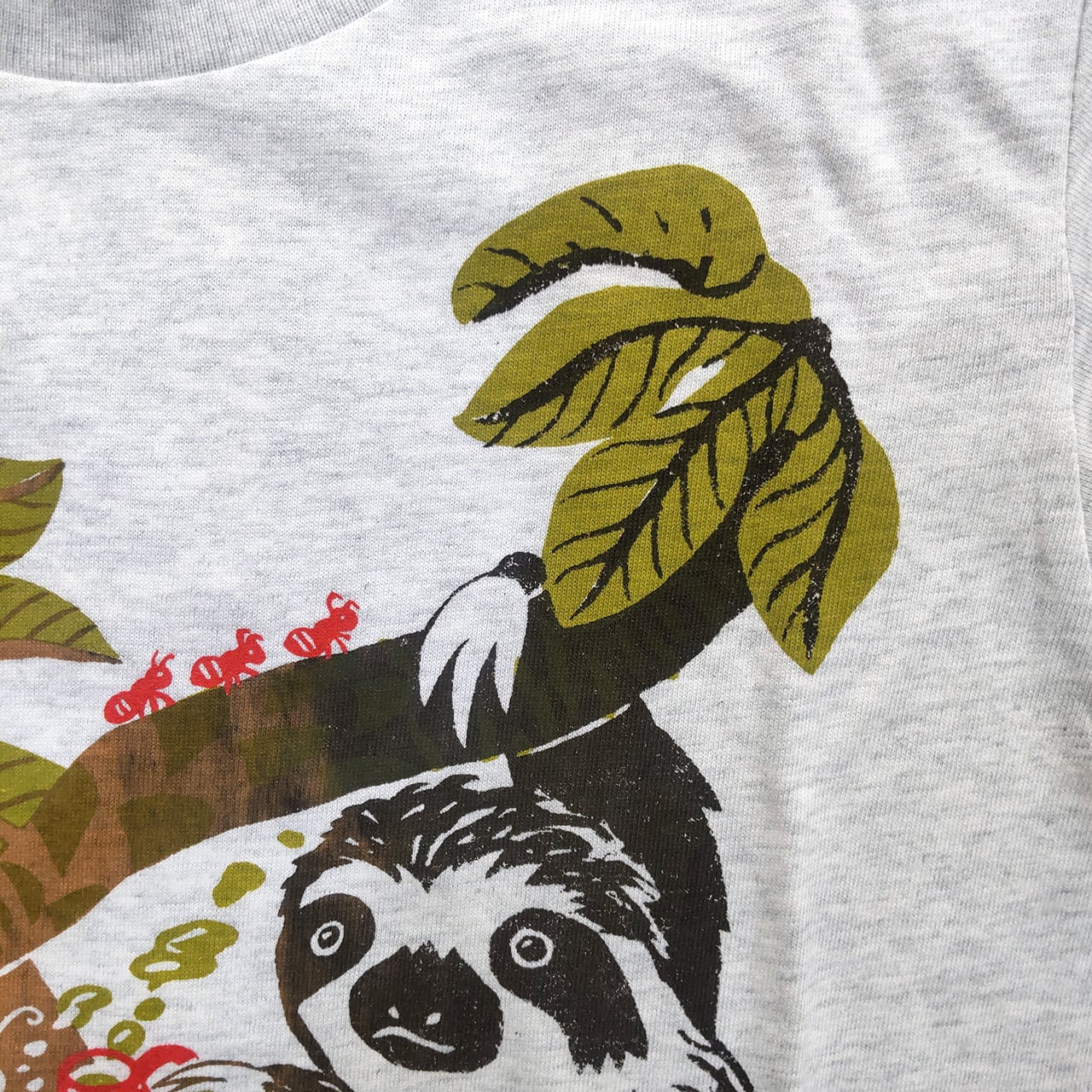 ナマケモノTeaシャツ150(顔料手刷りTシャツ) | mihanishop ナマケモノTeaシャツ150(顔料手刷りTシャツ) | mihanishop