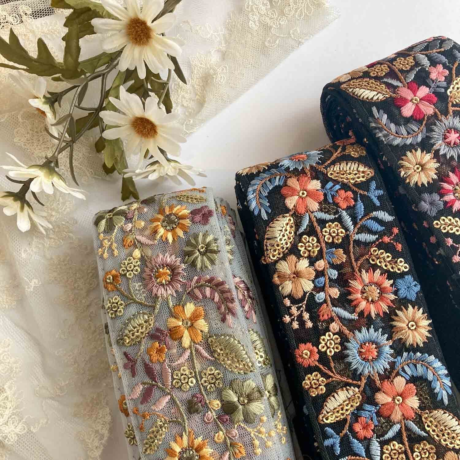 再入荷〉〈新色追加〉カラフルお花と木の実の刺繍チュールレース（50cm